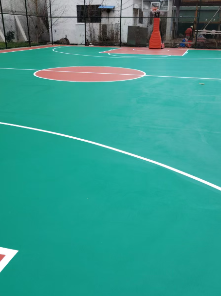 徽县 球场长期使用易出现地面开裂